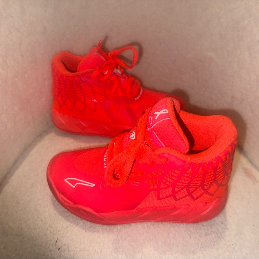 Size 10 children shoe M.E.L.O 01